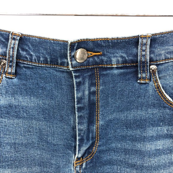 NWT BDG Denim Jeans Mini Skirt Sz 4 Frayed Belted - Picture 3 of 14